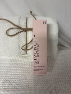 Givenchy | Radiance Reviver Emulsion | New